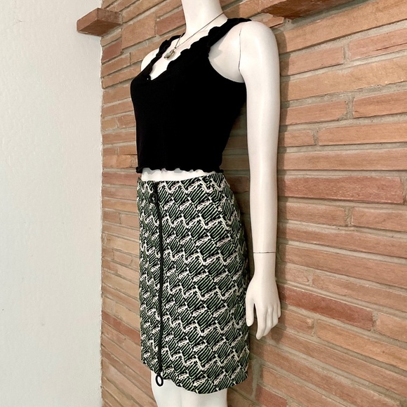Abstract Design Zippered Mini Skirt - Picture 1 of 12